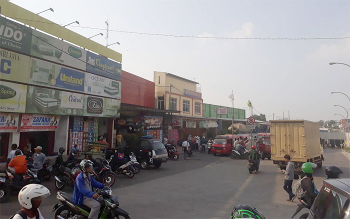 lokasi-penangkapan-ke-lima-terduga-teroris-di-jalan-diponegoro-dekat-undepass-tambun-bekasi_20180511_152005.jpg