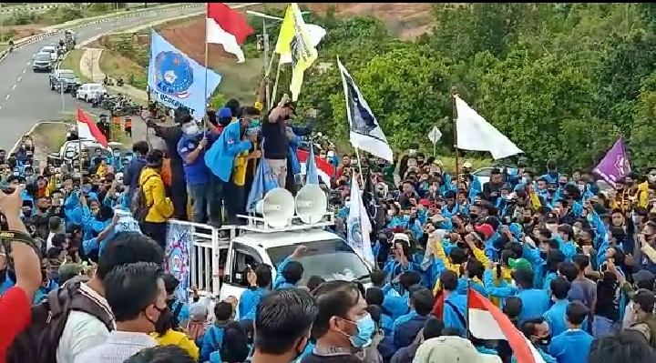mahasiswa-demo.jpg