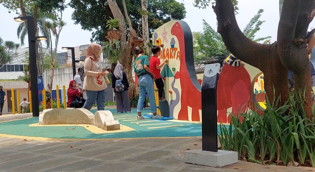 mainan-taman-literasi.jpg