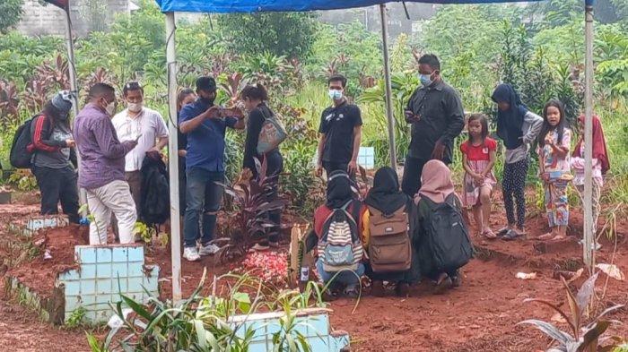 makam-vanessa-angel-dan-febri-ardiansyah-tpu-islam-malaka.jpg