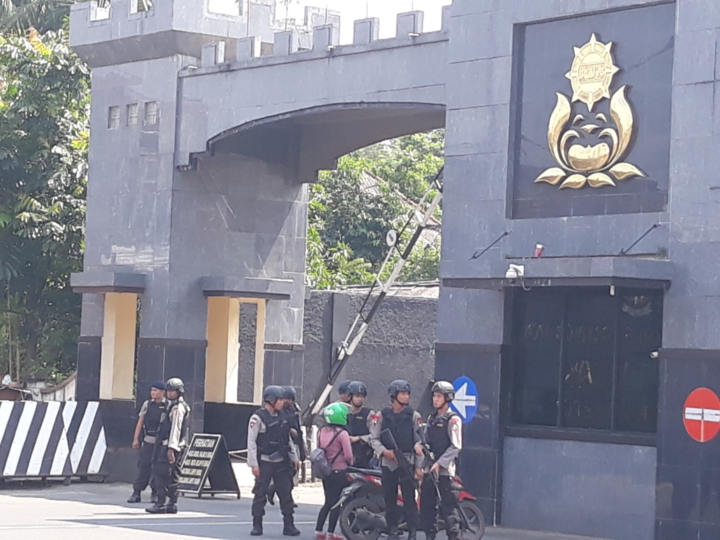 Ambil Gambar di Depan Mako Brimob, 4 Orang Ini Diamankan, Begini Kisahnya