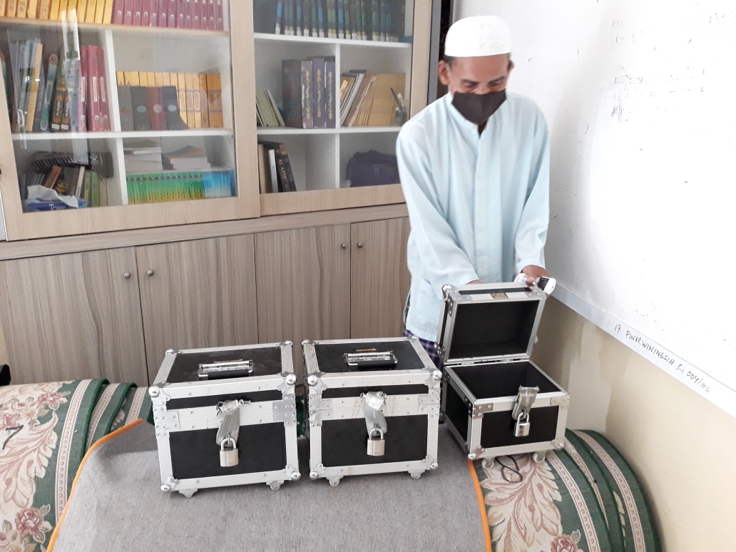 Kotak Amal di Masjid Mampang Dibobol Maling Beratribut Ojek Online