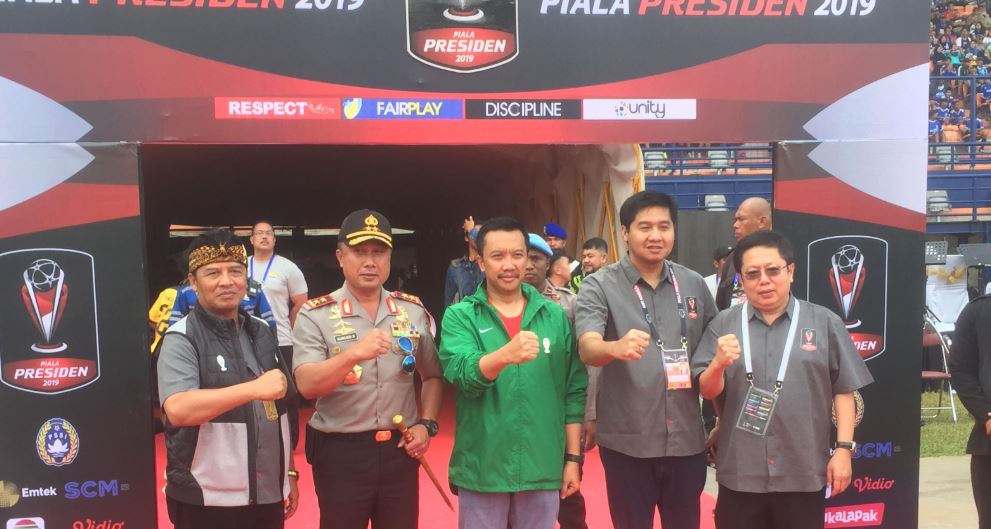 menpora-imam-nahrawi-sc-piala-presiden-mauarar-sirait-kapolda-jabar-dan-bupati.jpg