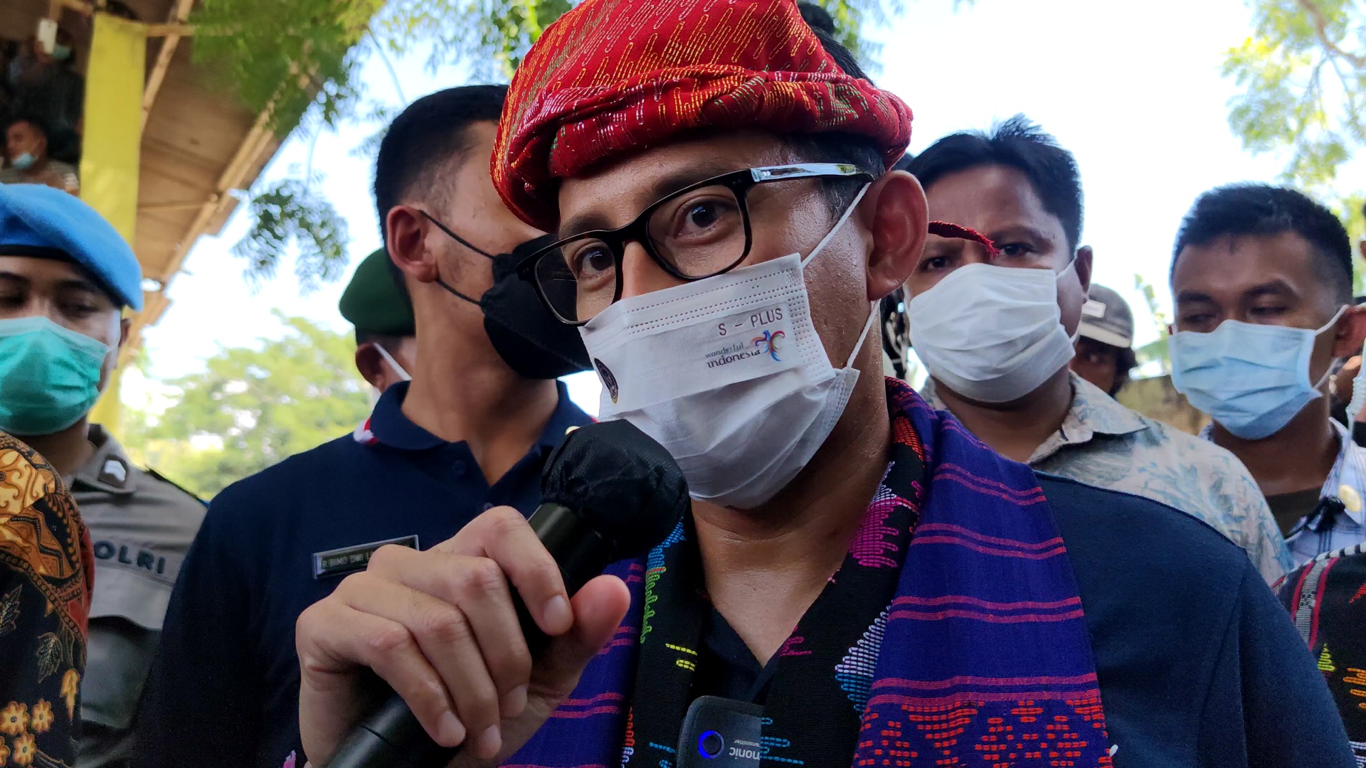menteri-sandiaga-di-ntb.jpg