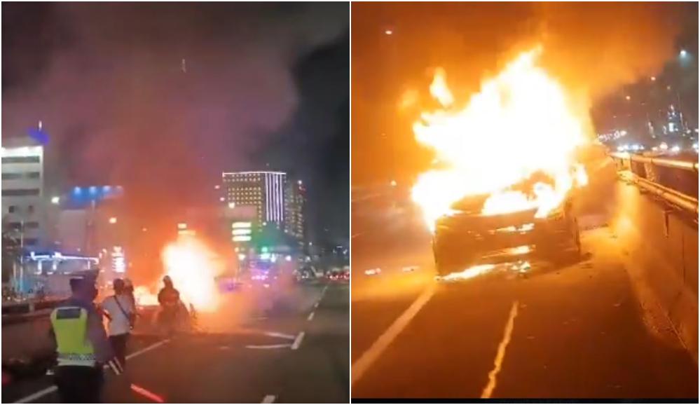 mobil-kebakar-di-cawang.jpg
