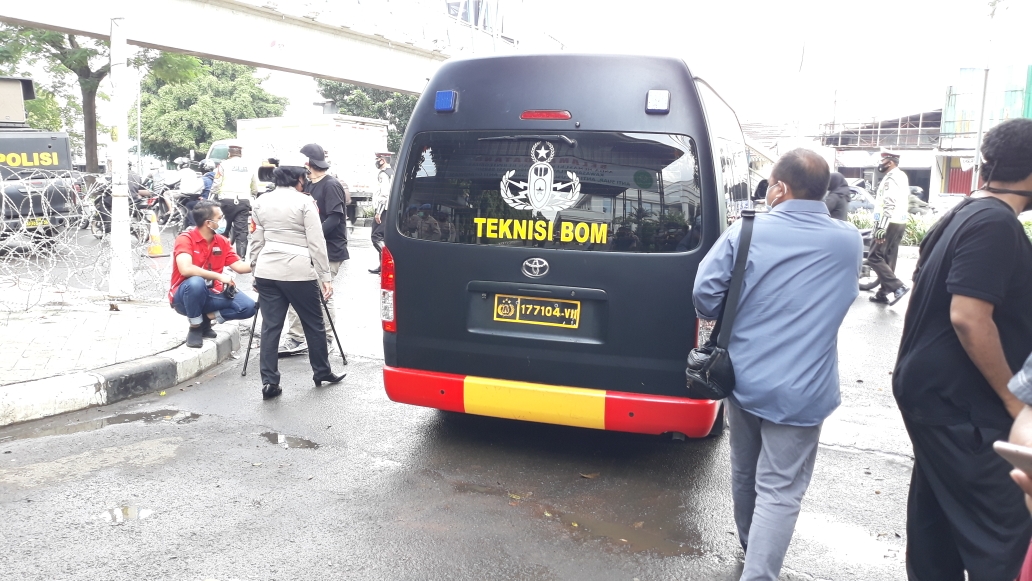 mobil-teknisi-gegana-brimob-saat-keluar-dari-pn-jakarta-timur.jpg