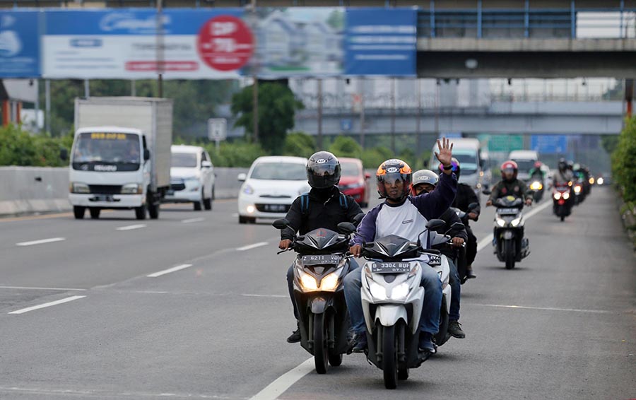 motor-masuk-tol-di-jakbar.jpg
