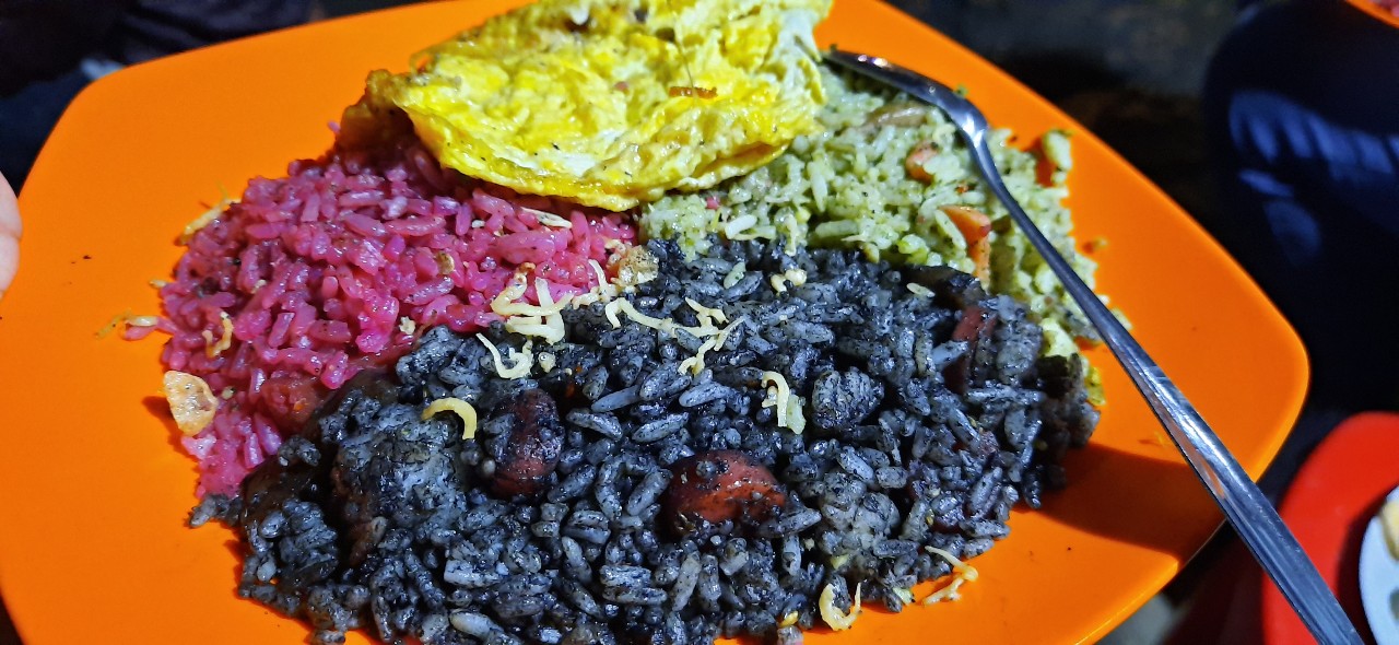 nasi-goreng-warna-warni.jpg