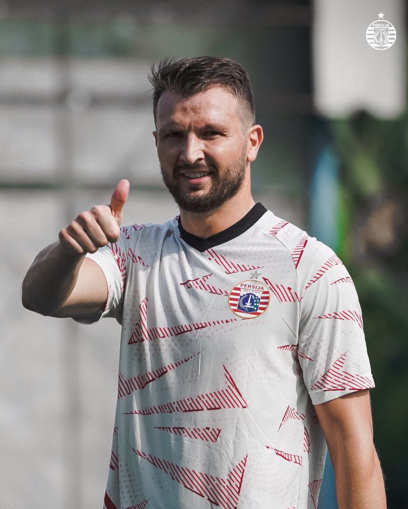 palang-pintu-asal-italia-marco-motta-kembali-mengikuti-pemusatan-latihan-persija-jakarta.jpg