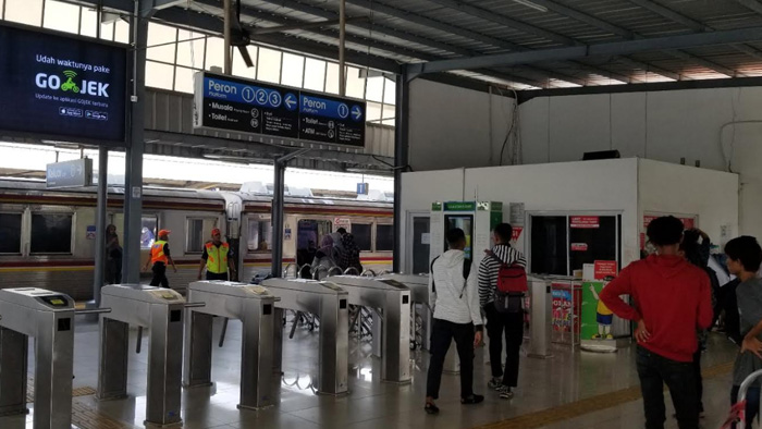 pantauan-tribunjakartacom-pada-suasana-stasiun-tangerang.jpg