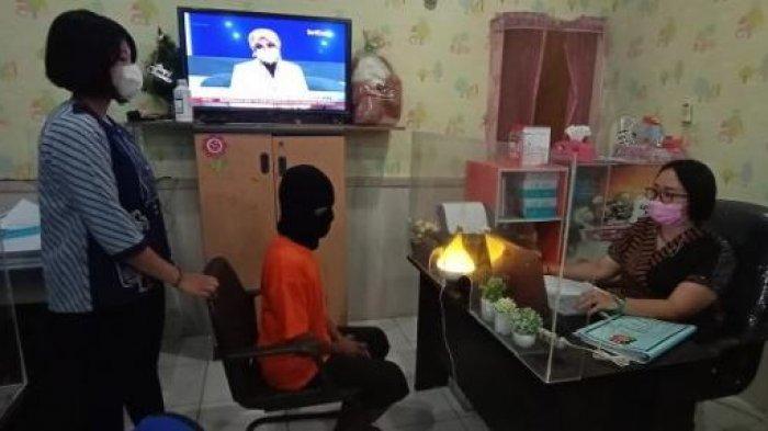 pelaku-cabul-terhadap-5-putri-kandungnya-s-38-menjalani-pemeriksaan.jpg