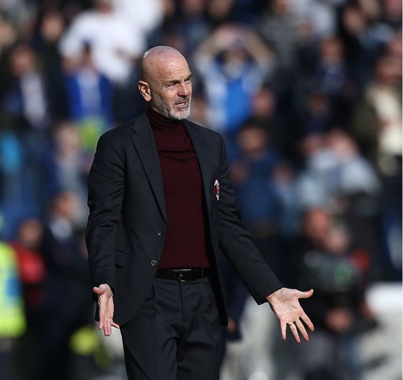 pelatih-ac-milan-stefano-pioli.jpg