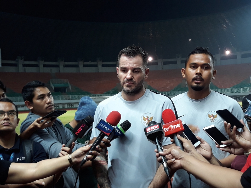 pelatih-kepala-timnas-indonesia-simon-mcmenemy.jpg