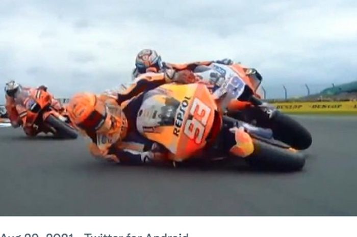 pembalap-repsol-honda-marc-marquez-saat-terlibat-crash-dengan-jorge-martin.jpg