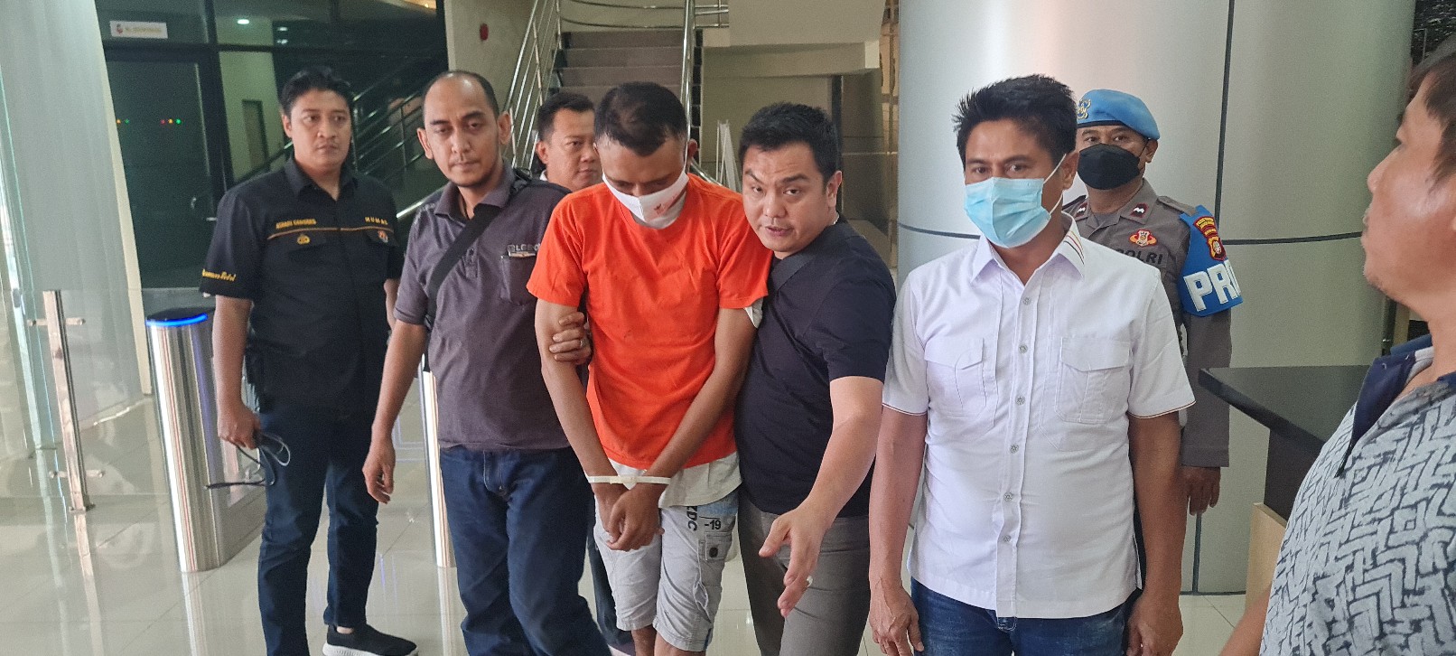 Bikin Nyawa Emak-emak Hilang, Pria di Kalideres Ini Cuma Bisa Termenung Usai Tunjukkan Aksi Beringas