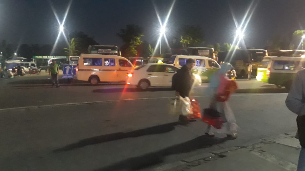 pemudik-tiba-di-kalideres.jpg