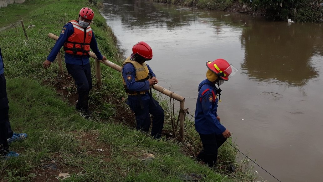 pencarian-m-jodi-di-kali-ciliwung-2.jpg