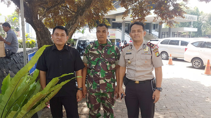Terkait Insiden Bom Gereja di Surabaya, Polisi Perketat Keamanan di GKJ Nehemia Lebak Bulus