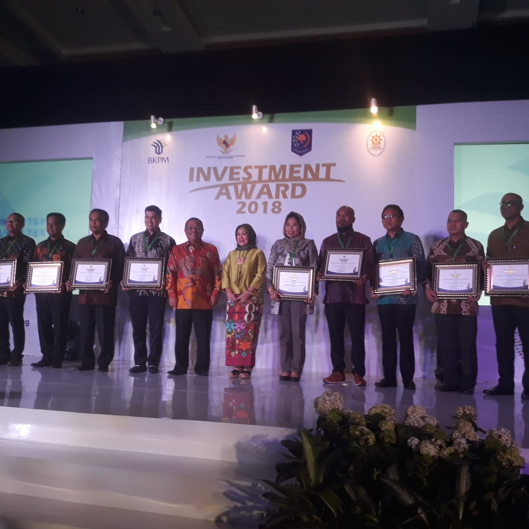 penyerahan-penghargaan-invesment-awards_20180713_192843.jpg