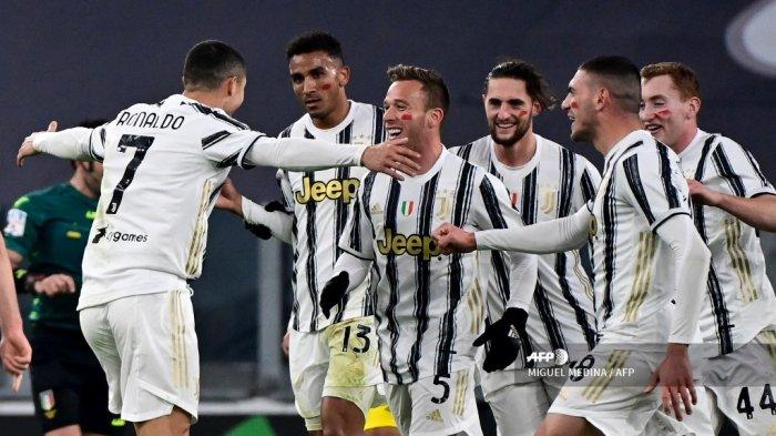 penyerang-portugal-juventus-cristiano-ronaldo-21-november-2020-di-stadion-juventus-di-turin.jpg