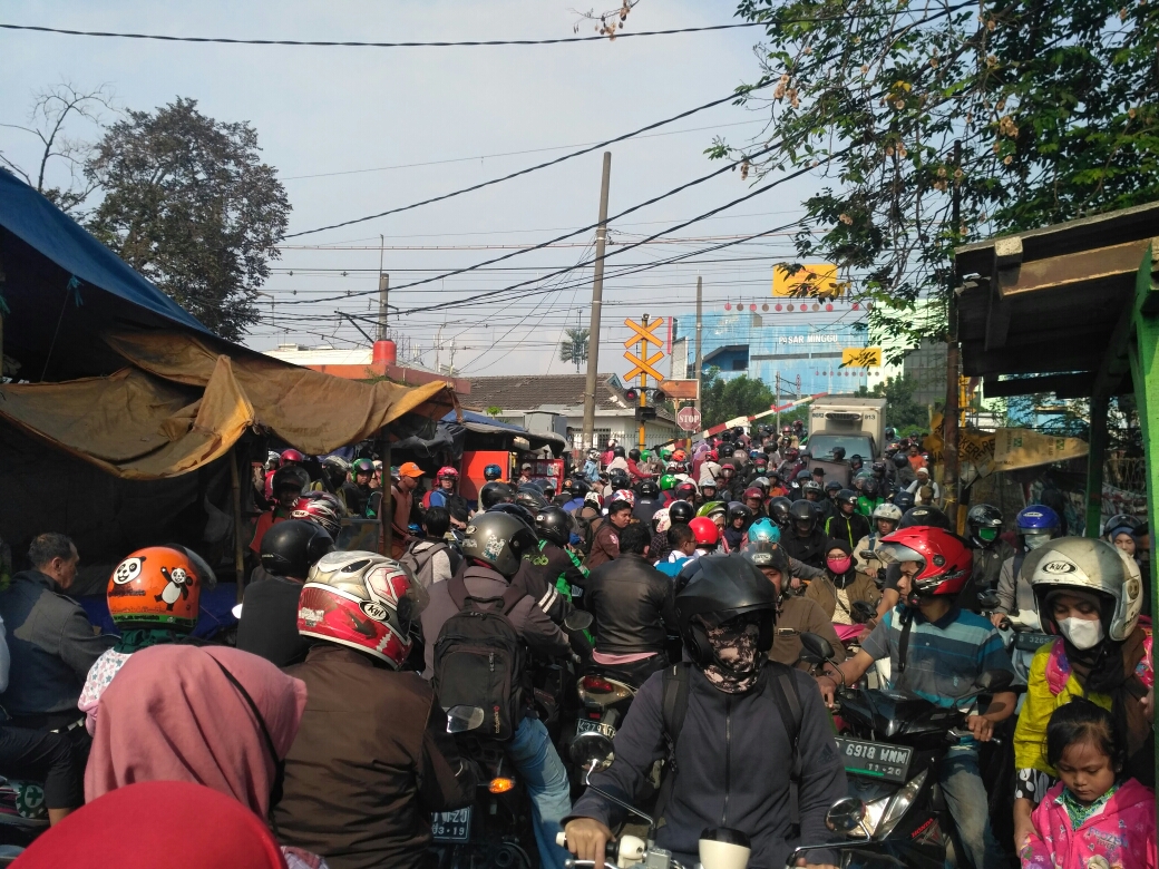 perlintasan-pasa-minggu_20181004_092300.jpg