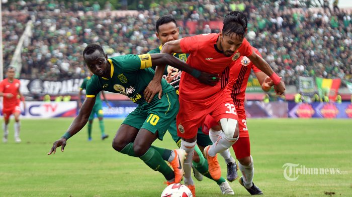 persebaya-surabaya-vs-persija-jakarta-makan-konate-rohit-chand.jpg