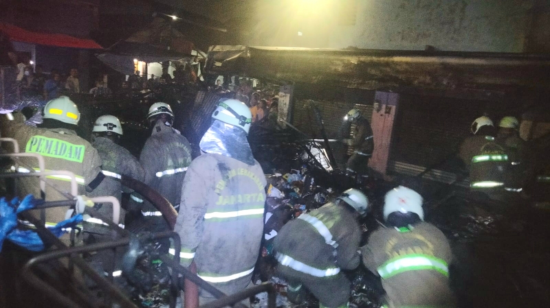 Akibat Bocah Main Petasan, 6 Ruko dan 15 Kios di Cakung Terbakar