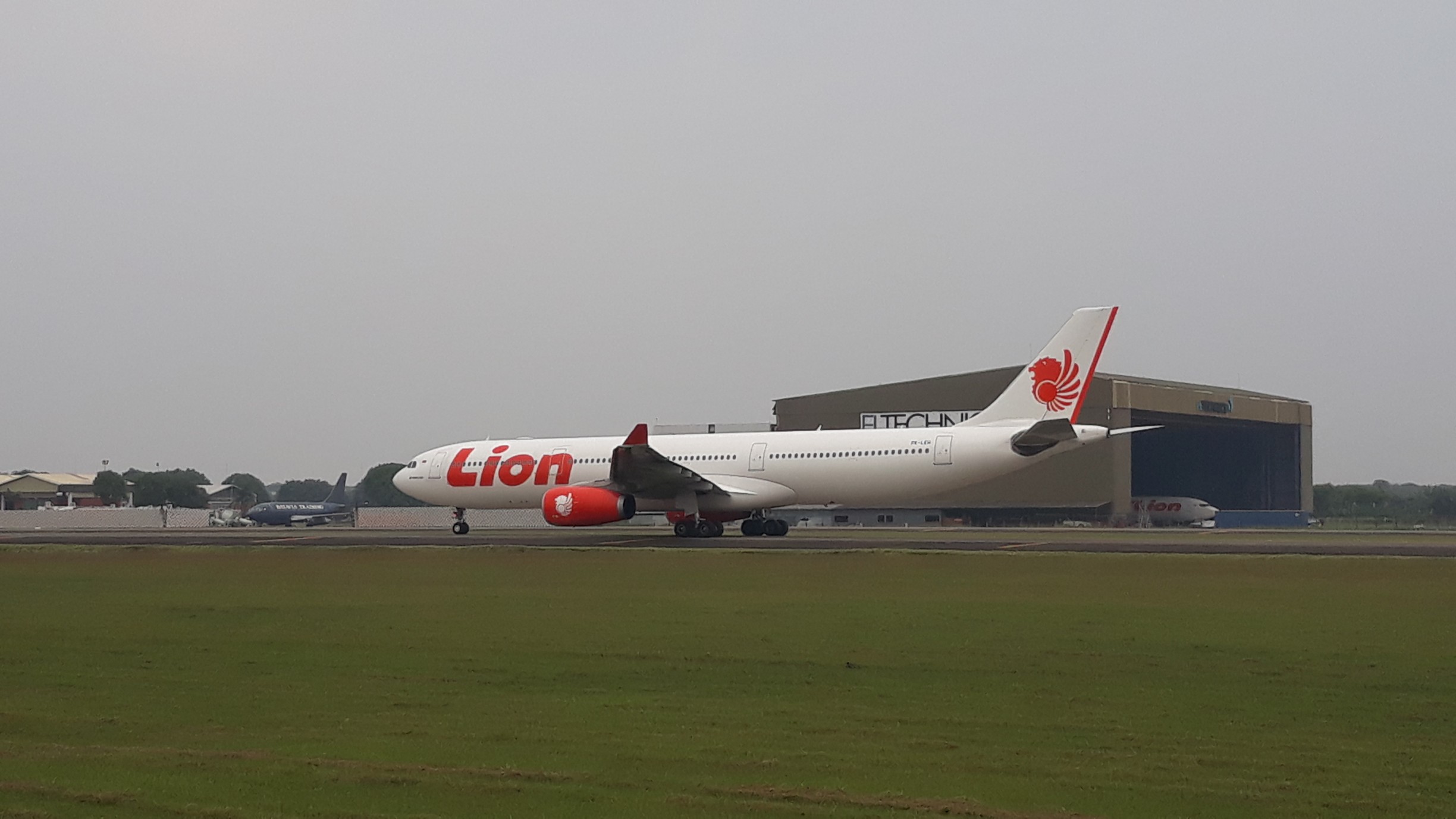 pesawat-lion-air-di-bandara-soekarno-hatta_20180702_091939.jpg
