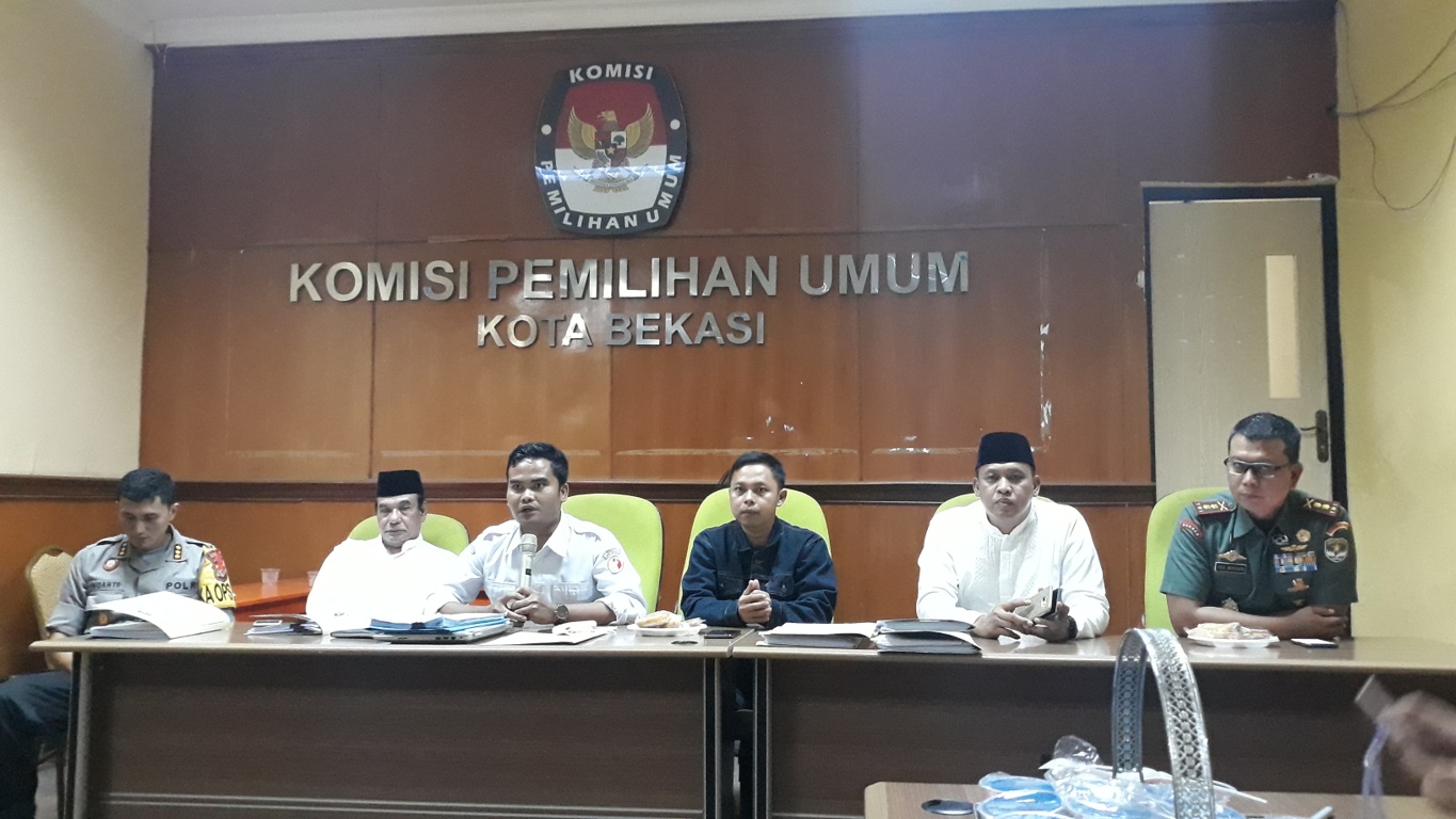 pleno-rekapitulasi-suar-di-kpu-kota-bekasi.jpg