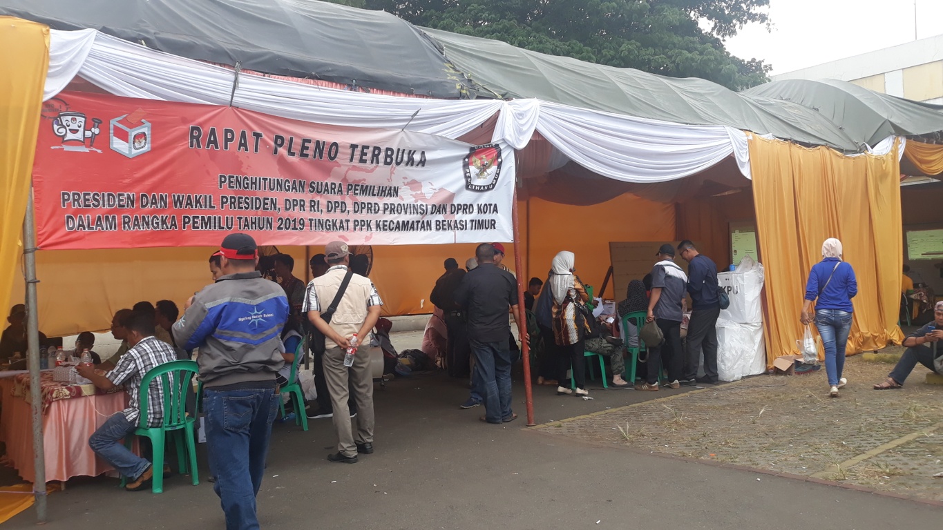 pleno-rekapitulasi-suara-ppk-bekasi-timur.jpg