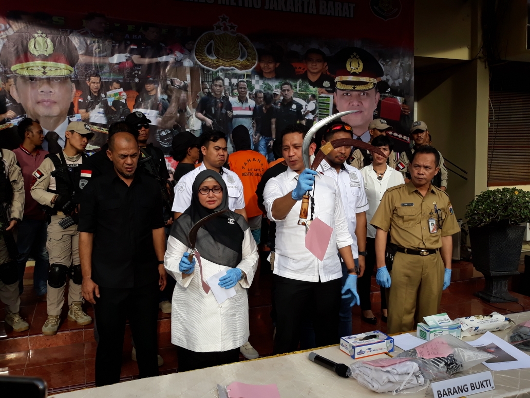 polisi-merilis-kasus-begal-di-daan-mogot.jpg