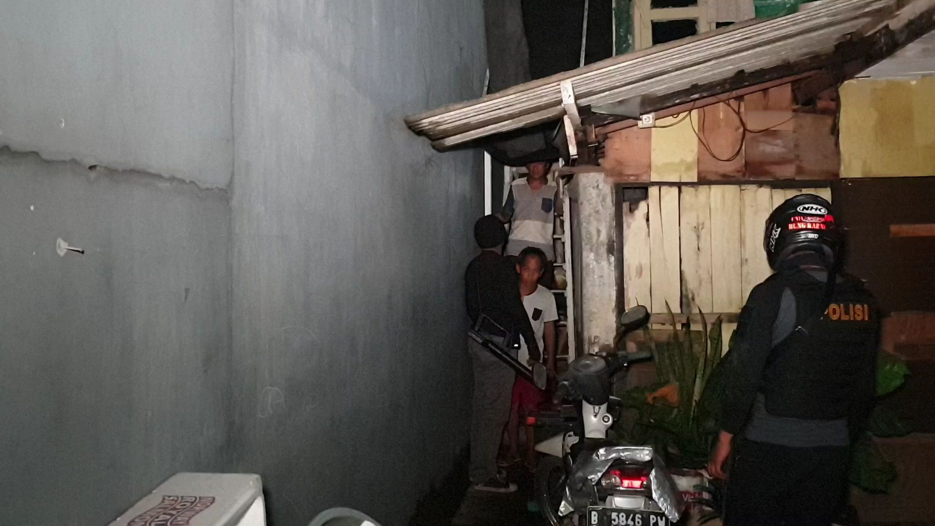 Gelar Judi Hingga Dini Hari, Permukiman Warga di Kramat Jati Digerebek Polisi