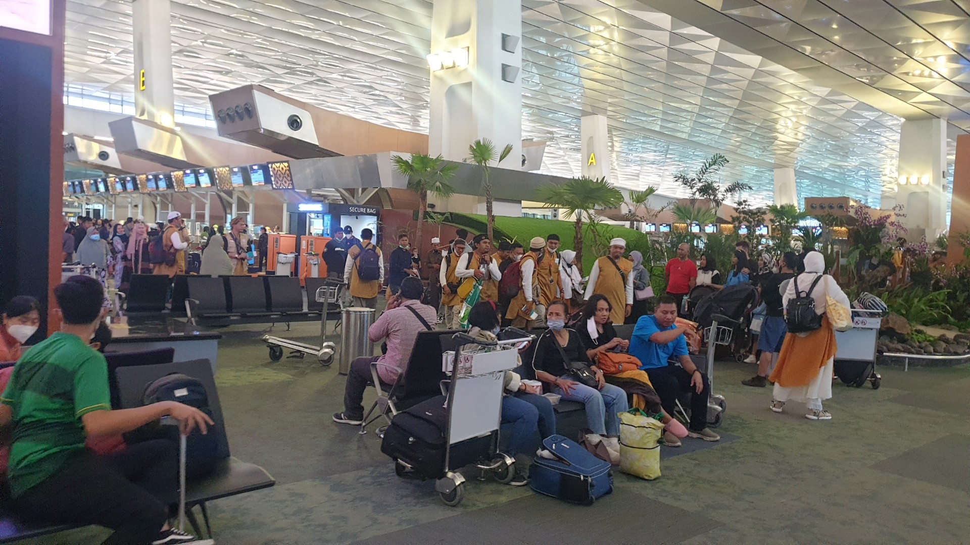 ppkm-saat-pandemi-covid-19-bandara-soetta.jpg