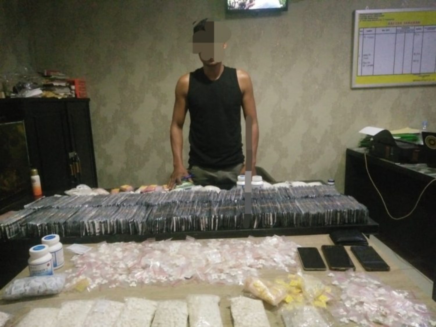 pria-simpan-30-kg-sabu.jpg