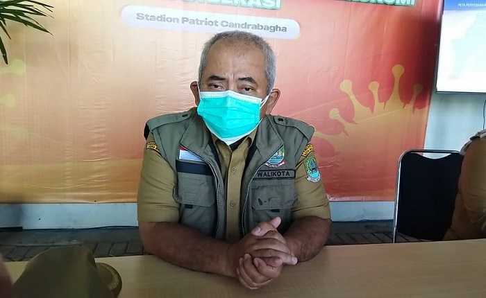 rahmat-effendi-di-stadion-patriot-candrabhaga-senin-1272021.jpg
