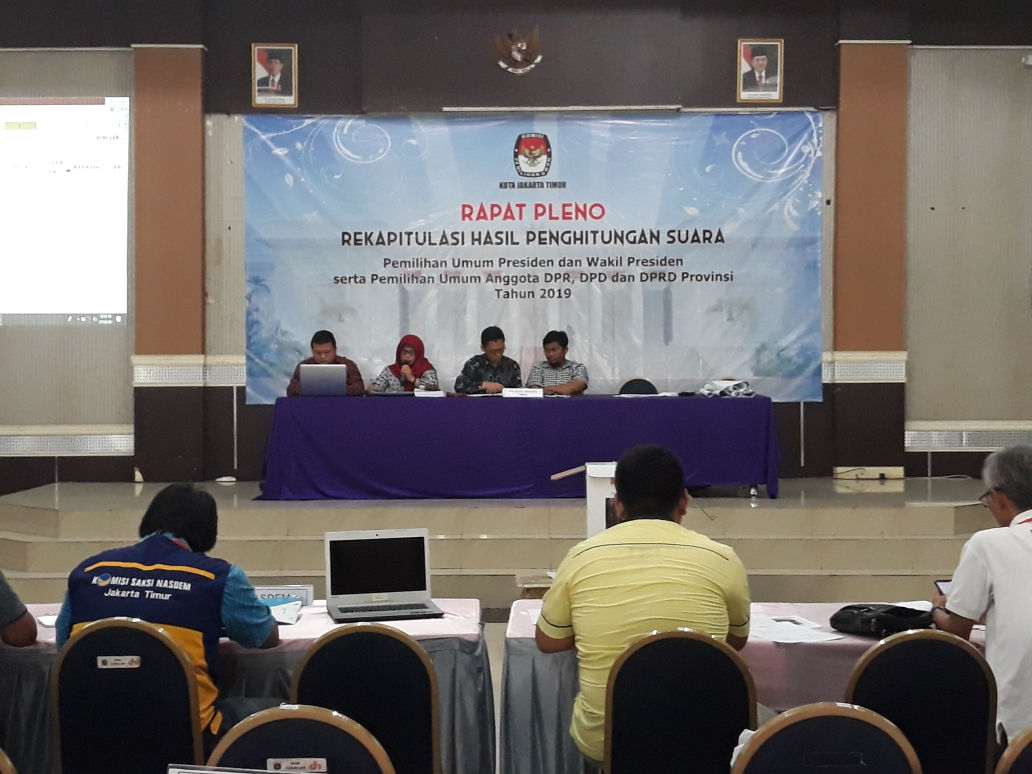 rapat-pleno-rekapitulasi-suara-pemilu-2019.jpg