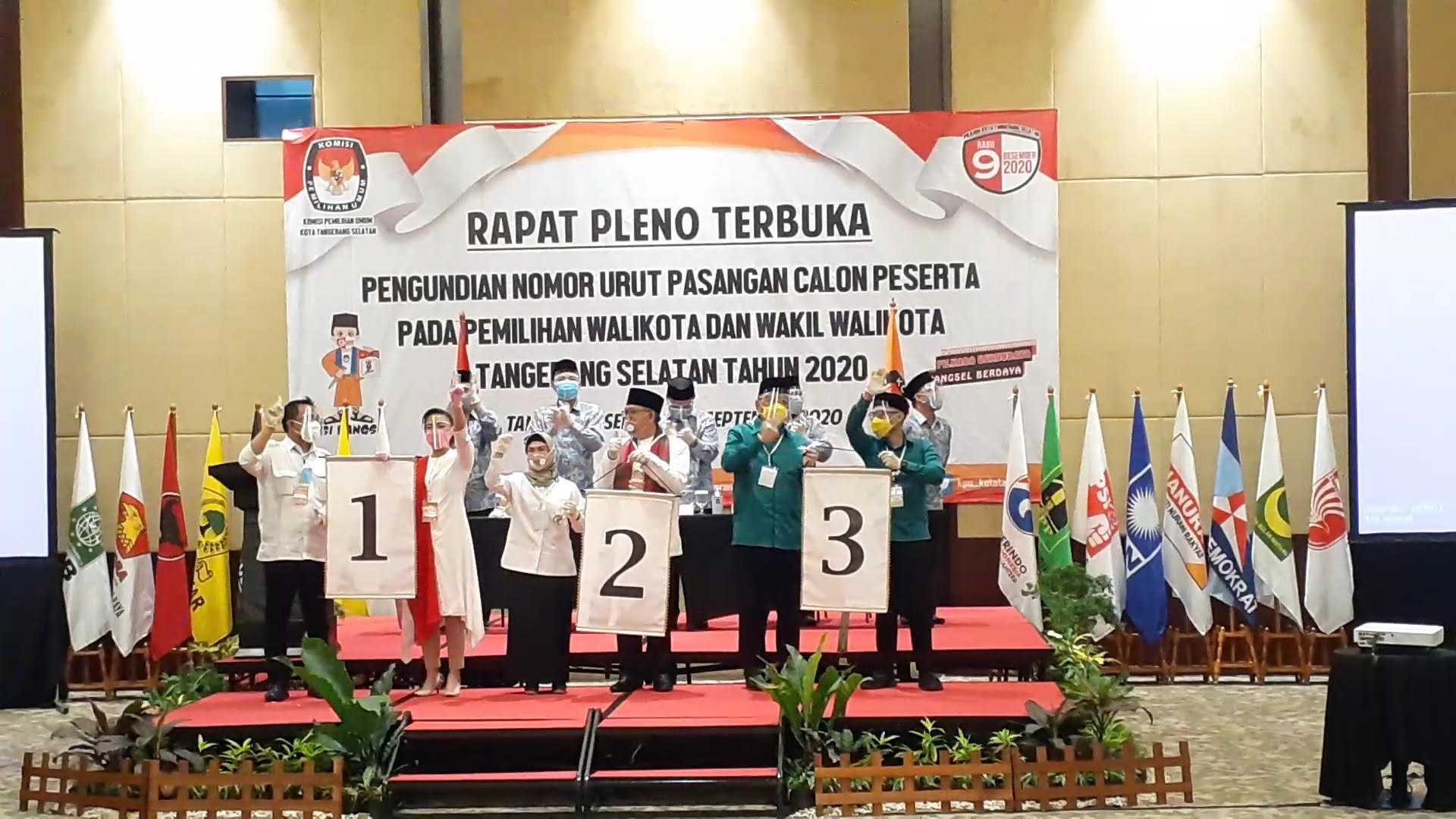 rapat-pleno-terbuka-kpu-tangsel-memutuskan-nomor-urut-pasangan-calon.jpg