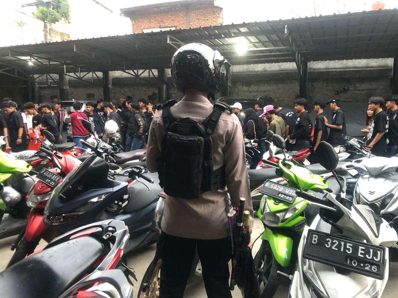 ratusan-remaja-diamankan-di-jakbar.jpg