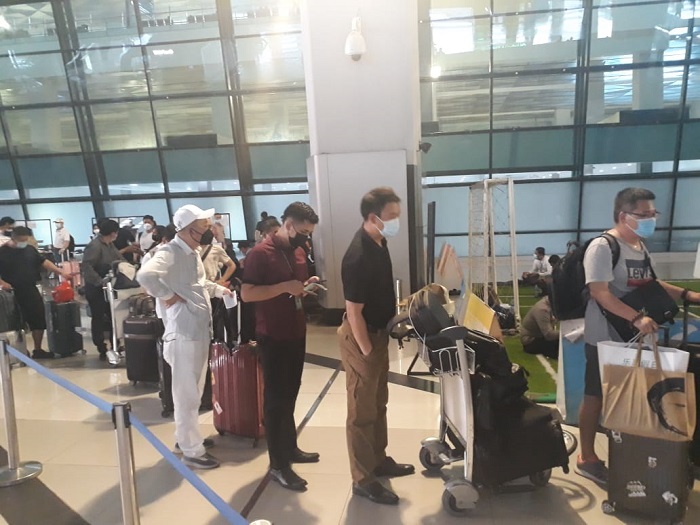 ratusan-wna-china-mendarat-di-terminal-3-nih.jpg