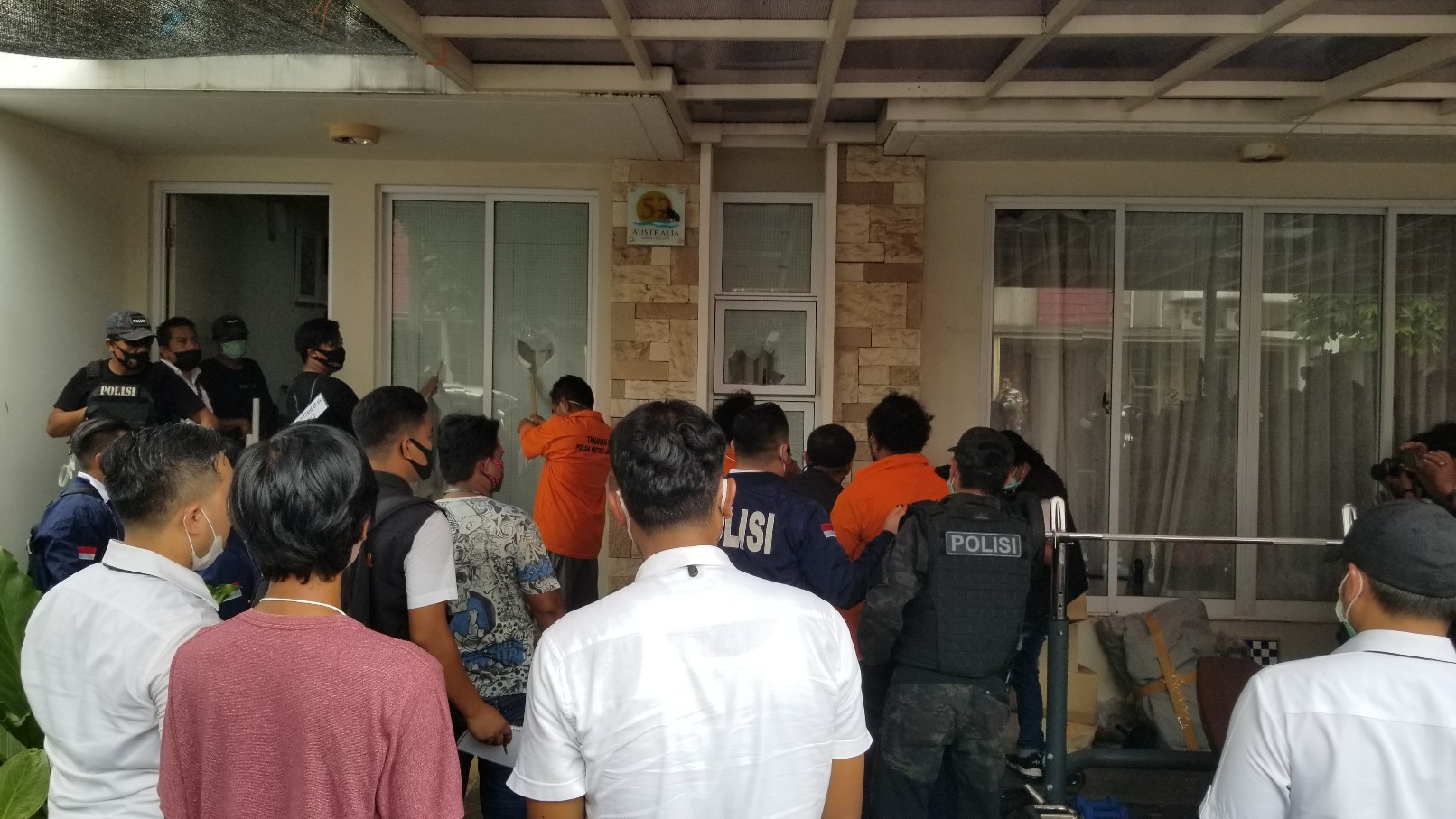 rekonstruksi-penyerangan-rumah-nus-kei-oleh-anggota-john-kei-di-cluster-australia.jpg
