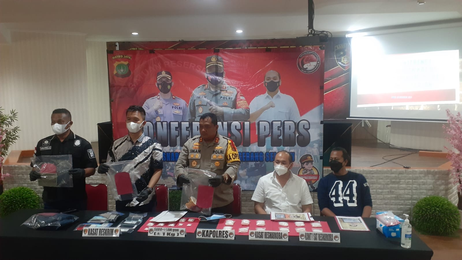 rilis-kasus-pencurian-mobil-modus-kencan-semalam-di-mapolres-tangsel.jpg