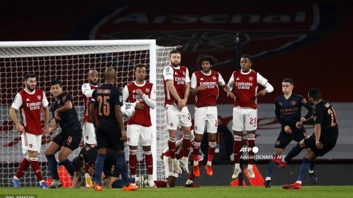 riyad-mahrez-kanan-mencetak-gol-ke-arsenal.jpg