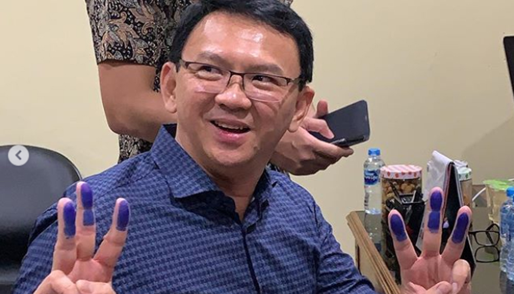 salam-enam-jari-ahok.jpg
