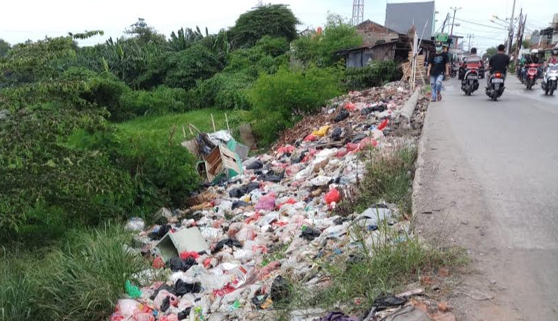 sampah-di-jalan-karang-satria-tambun-utara-kabupaten-bekasi.jpg