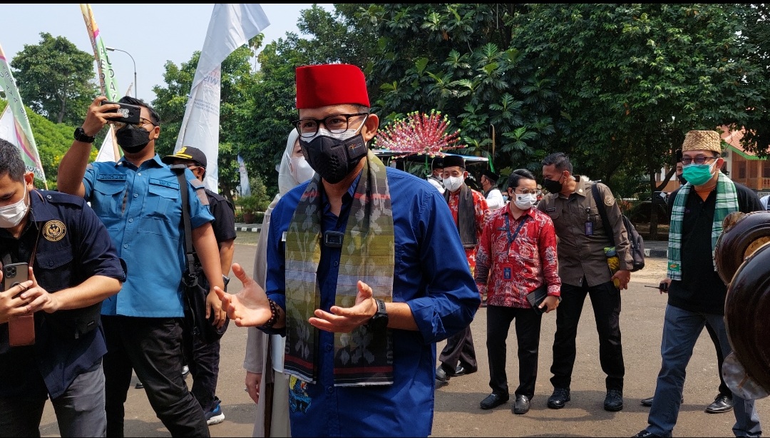 sandiaga-uno-di-setu-babakan.jpg