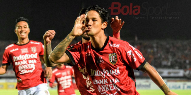 selebrasi-penyerang-bali-united_20180717_201957.jpg