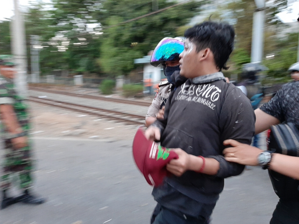Polisi Tangkap 4 Orang Terduga Perusuh Saat Demo di Palmerah