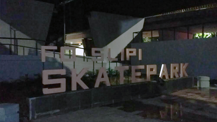 skatepark-di-kolong-jembatan-layang-slipi-senin-17122018.jpg