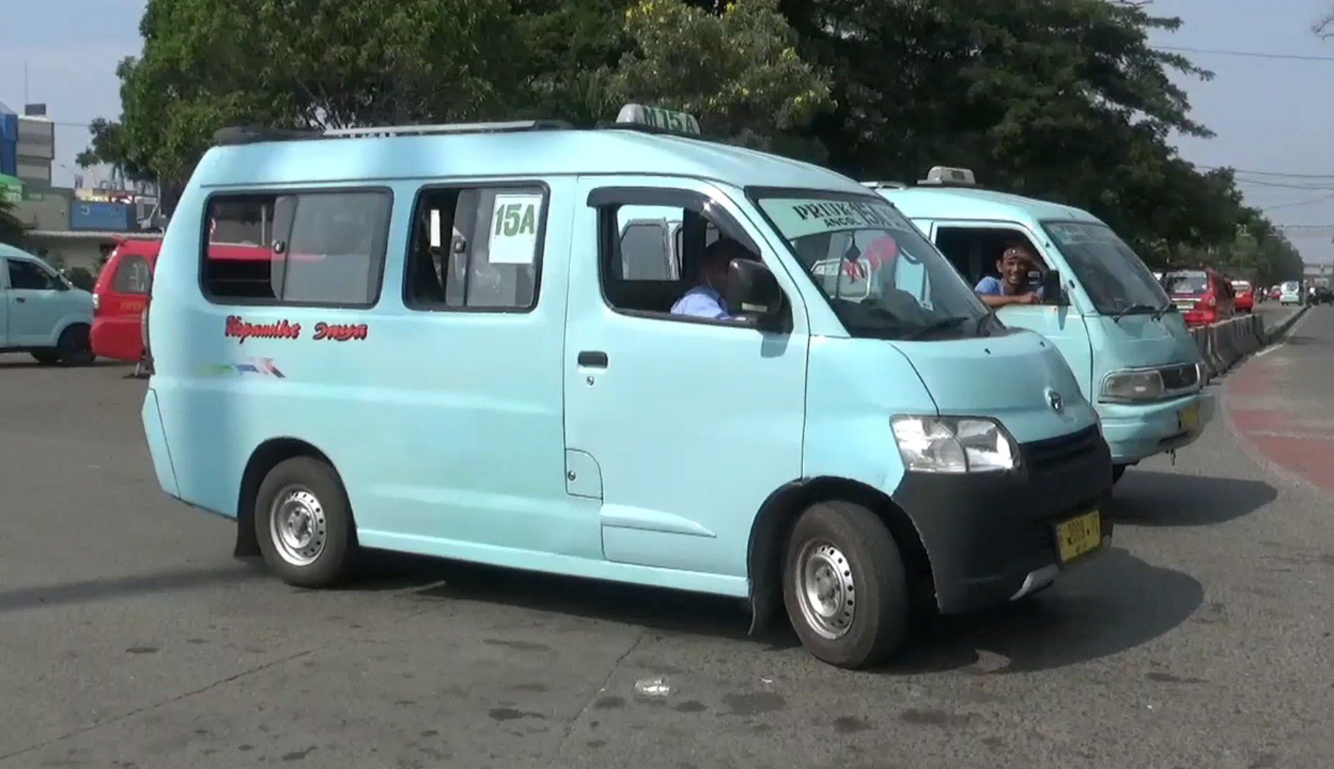 Ini Kata Sopir Angkot di Terminal Tanjung Priok Soal Timer Potong Dana Bansos