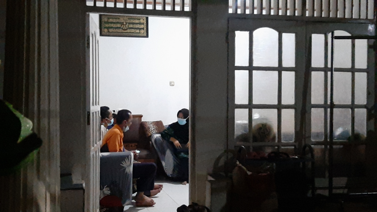 suasana-di-kediaman-terduga-teroris-di-jalan-lapangan-tembak-gang-taqwa-rt-03.jpg